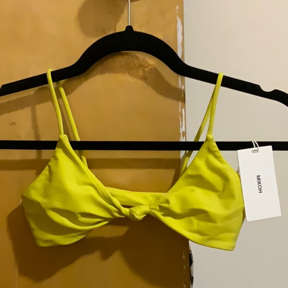 BRAND NEW Mikoh kaloko bikini top
